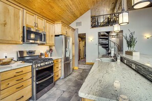 House (3 Bedrooms) | Interior - Mtn-view Retreat w/ Fire Pits & Grill in Mccall! (McCall)