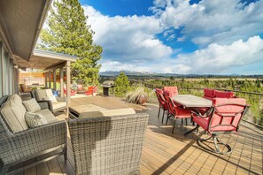 House (3 Bedrooms) | Front of property - Mtn-view Retreat w/ Fire Pits & Grill in Mccall! (McCall)