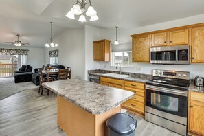 Interior - 4 Mi to Ellsworth Afb! Suburban Home for Families (Box Elder)