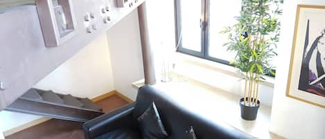 Apartment, 2 Bedrooms, Accessible, Smoking | Living room | Books
