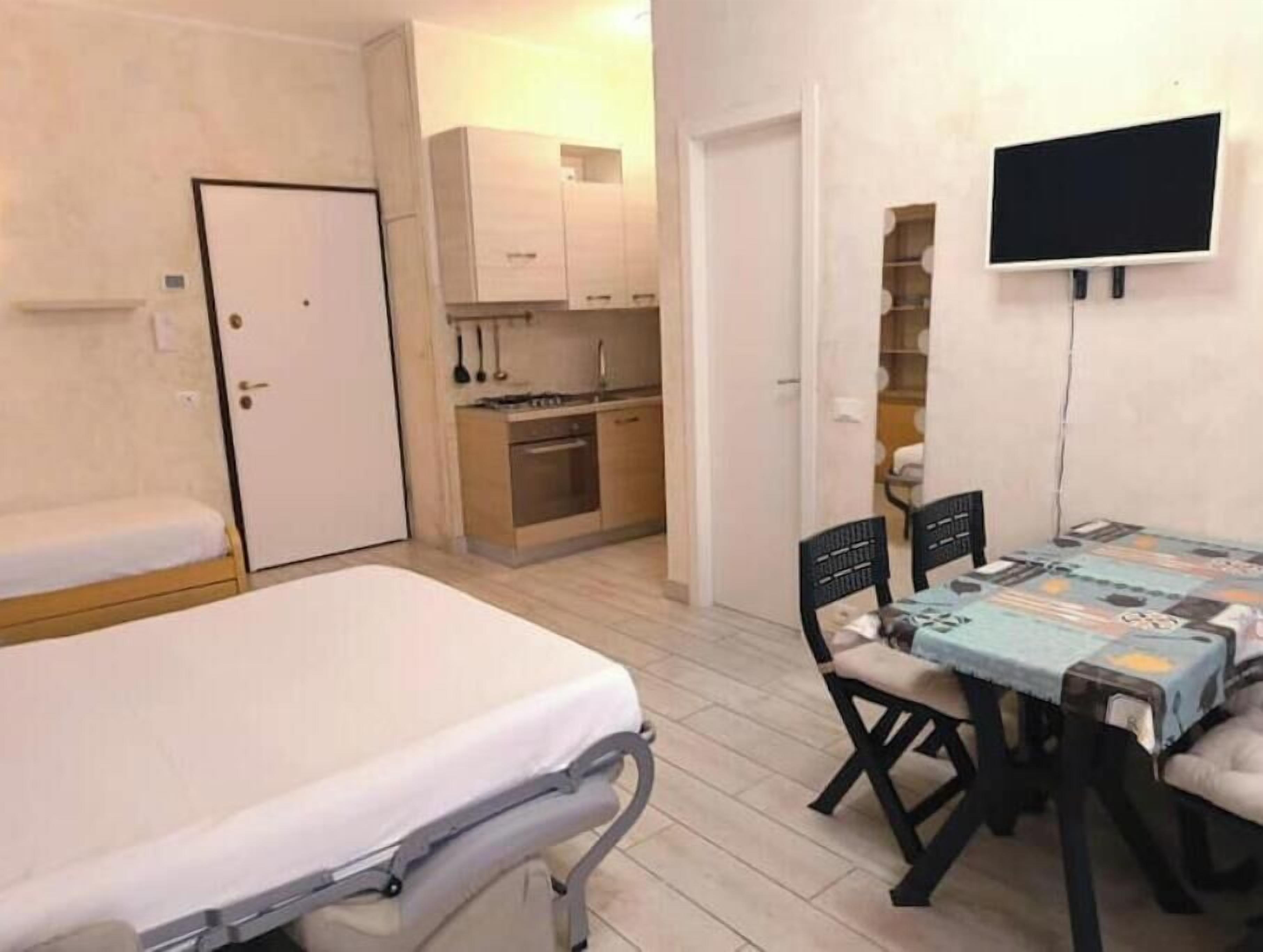 1 slaapkamer, een strijkplank/strijkijzer, wifi, beddengoed