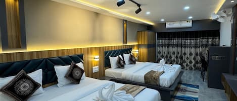 Deluxe Quadruple Room | Free WiFi