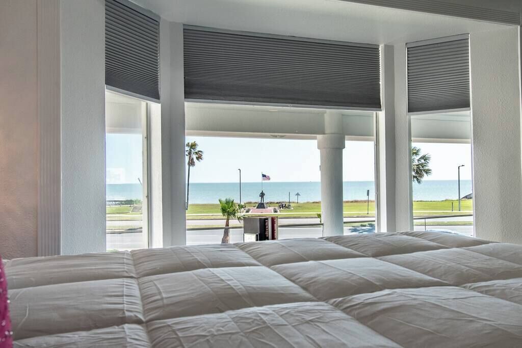 House, Multiple Beds, Pool Access, Ocean View (3553 Ocean) | 4 bedrooms, individually decorated, individually furnished, bed sheets