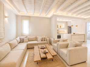 House | 3 bedrooms - Andros Royal Villa With Private Pool (Andros)