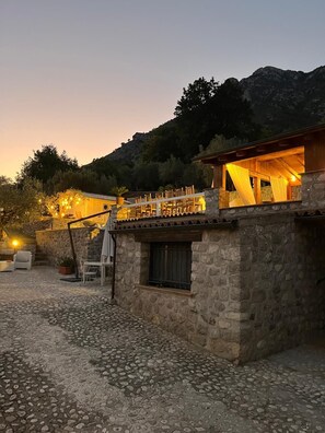Terrace/patio - Accommodation in the complete relaxation of nature, minimal with elegant details... (Faicchio)