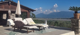 Accommodation in the complete relaxation of nature, minimal with elegant details...