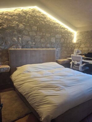 Room - Vrbo Property (Faicchio)