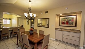 Dining - Westgate Villa Resort Kissimmee sleeps up to 8 (Kissimmee)