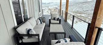 Beautiful Lakeview Canyon Getaway