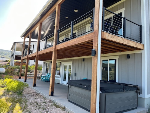 Lakeview Canyon at Bear Lake • Hot Tub • 6BR • Sleeps 26