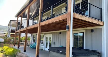 Lakeview Canyon at Bear Lake • Hot Tub • 6BR • Sleeps 26