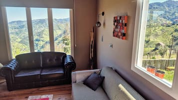 Deluxe Villa, Mountain View | Living area