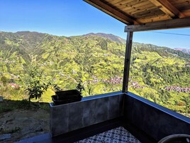 Deluxe Villa, Mountain View | Property grounds