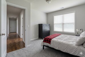 Room - Serene 3-bedroom townhome with AC in charming Tucker (Tucker)