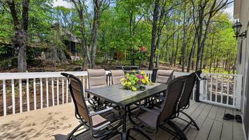 House, 3 Bedrooms | Outdoor dining