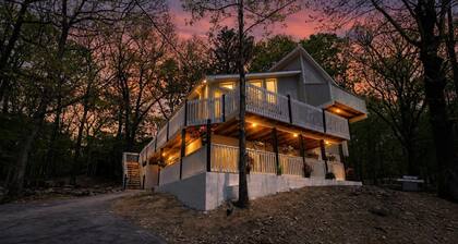 Pocono Sanctuary 10 Min To Falls Family Escape 3 Bedroom Home
