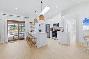 Ferienhaus, 3 Schlafzimmer | Eigene Küche | Wasserkocher mit Kaffee-/Teezubehör, Kühlschrank, Ofen, Toaster