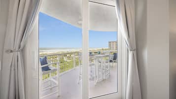 Condo, 2 Bedrooms | Interior