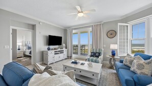 Condo, 2 phòng ngủ | Khu phòng khách