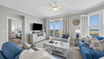 Condo, 2 quartos | Área de estar | Smart TV