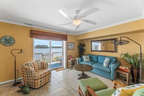 Living area - Salt Grass Cove Townhouse in Ocean View (Ocean View)