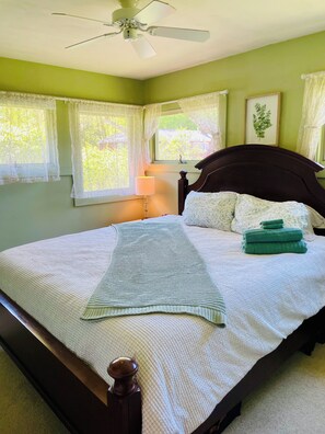 Room - Kennebunk Family Retreat Near Downtown with Beach Passes (Kennebunk)