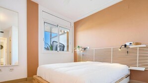 2 chambres, bureau, accès Internet