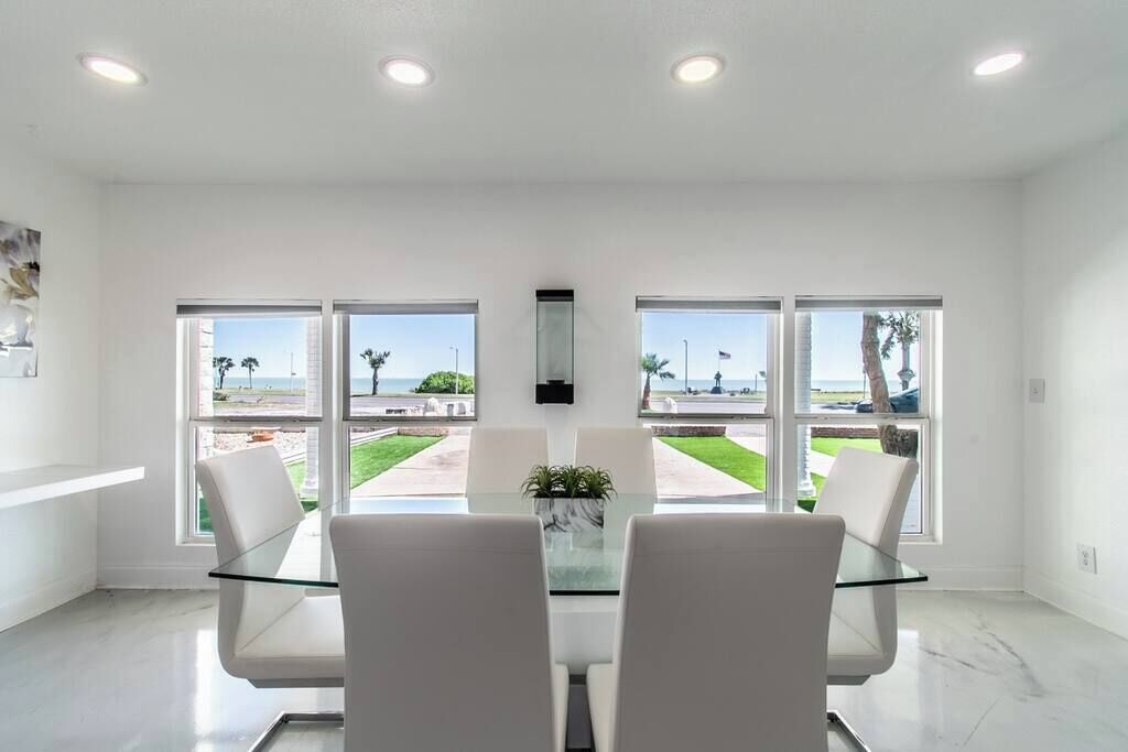 House, Multiple Beds, Pool Access, Ocean View (3553 + 3554 Ocean) | Dining