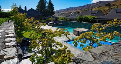 Cardrona Ridge by Aotearoa Escapees