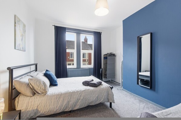 House, Smoking - Stylish 3BR Gateshead Home Free Parking Sleeps 6 (Gateshead)