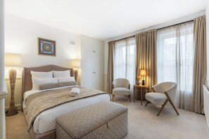 Room - Elegant 2-bedroom flat in Mayfair near Hyde Park & Oxford Street with Free Wi-Fi (London)