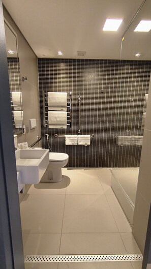Bathroom - Vrbo Property (Curitiba)