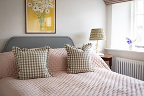 Room - Ambersham House a picturesque Grade II newly renovated country house that sleeps up to 6 guests. (South Ambersham)
