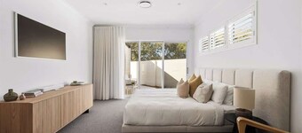 Genoa House—Coastal Elegance at the Marina's Edge