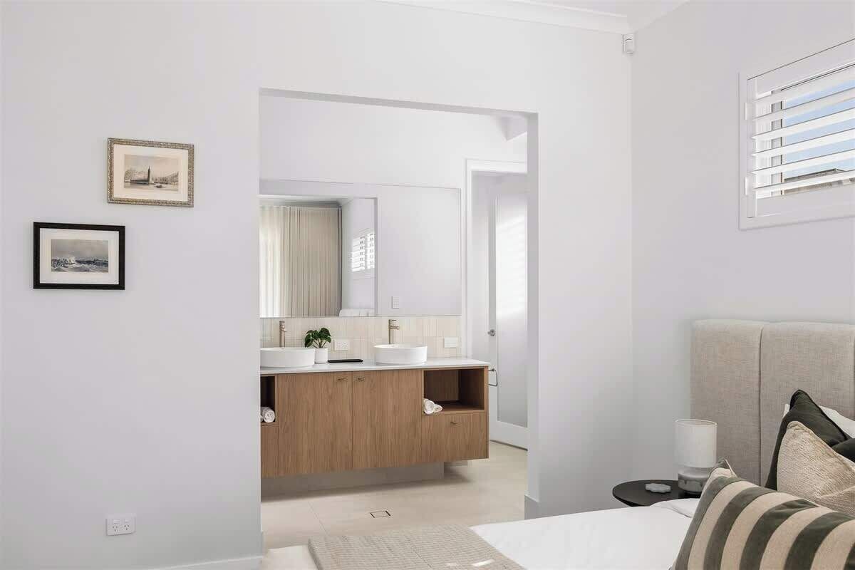 4 bedrooms, WiFi, bed sheets