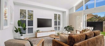 Genoa House—Coastal Elegance at the Marina's Edge
