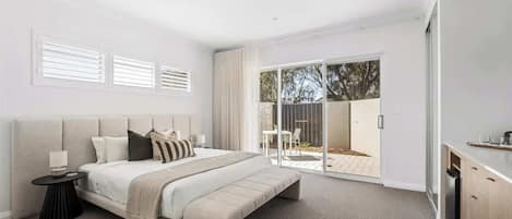 4 bedrooms, WiFi, bed sheets