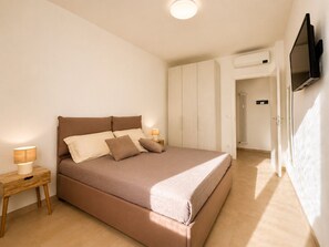 1 bedroom, iron/ironing board, free WiFi, bed sheets - 1-Bedroom Apt 30m from Sea | AC | Terrace | Bike Friendly + Box (Finale Ligure)