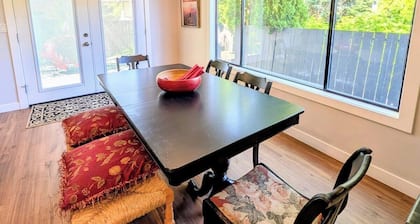 Lakeside Park Retreat, Patio, Grill, Kitchen, AC