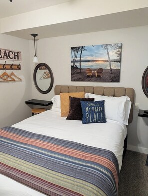 2 bedrooms, iron/ironing board, travel cot, free WiFi - Lakeside Park Retreat, Patio, Grill, Kitchen, AC (Chelan)