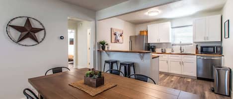 Maison, Plusieurs lits, cuisine, vue sur le jardin (4209 + 4213 Avalon) | Cuisine privée