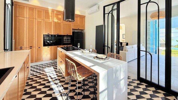 House, 3 Bedrooms, Private Pool | Tempat makan