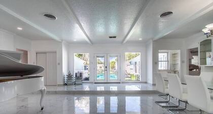 Sleeps 28 - Ocean View - Pearl on Ocean Dr, Combined Estate