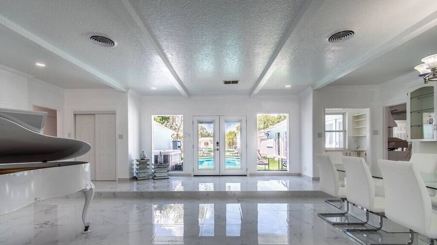 Sleeps 28 - Ocean View - Pearl on Ocean Dr, Combined Estate