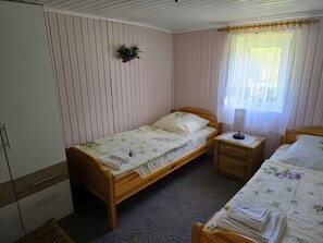 WiFi, bed sheets