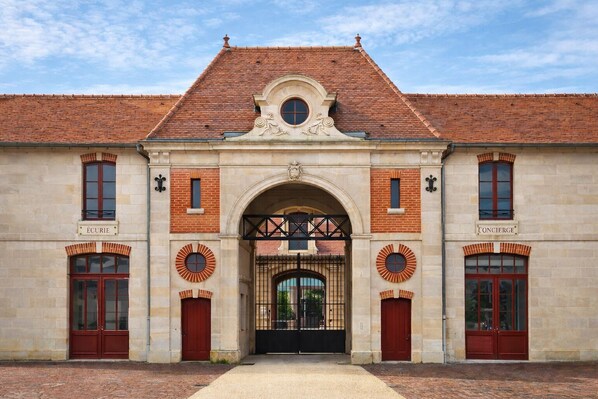 Exterior - L'Hostellerie du Haras (La Porte du Der)