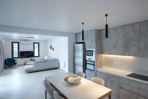 บ้านพัก | 6 ห้องนอน