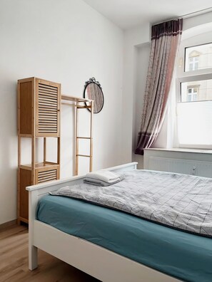 Room - Central Düsseldorf Cozy 2-Bedroom Apartment with Kitchen (Düsseldorf)