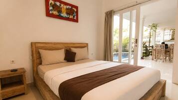 Comfort Double Room, Garden View | Desk