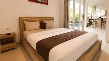 Comfort Double Room, Garden View | Desk